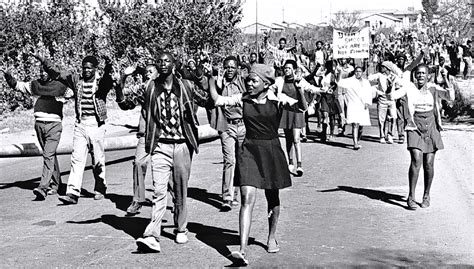 การปฏิวัติ Soweto: การต่อต้านระบบอ apartheid และการฟื้นฟูความหวังของชนกลุ่มน้อยในแอฟริกาใต้